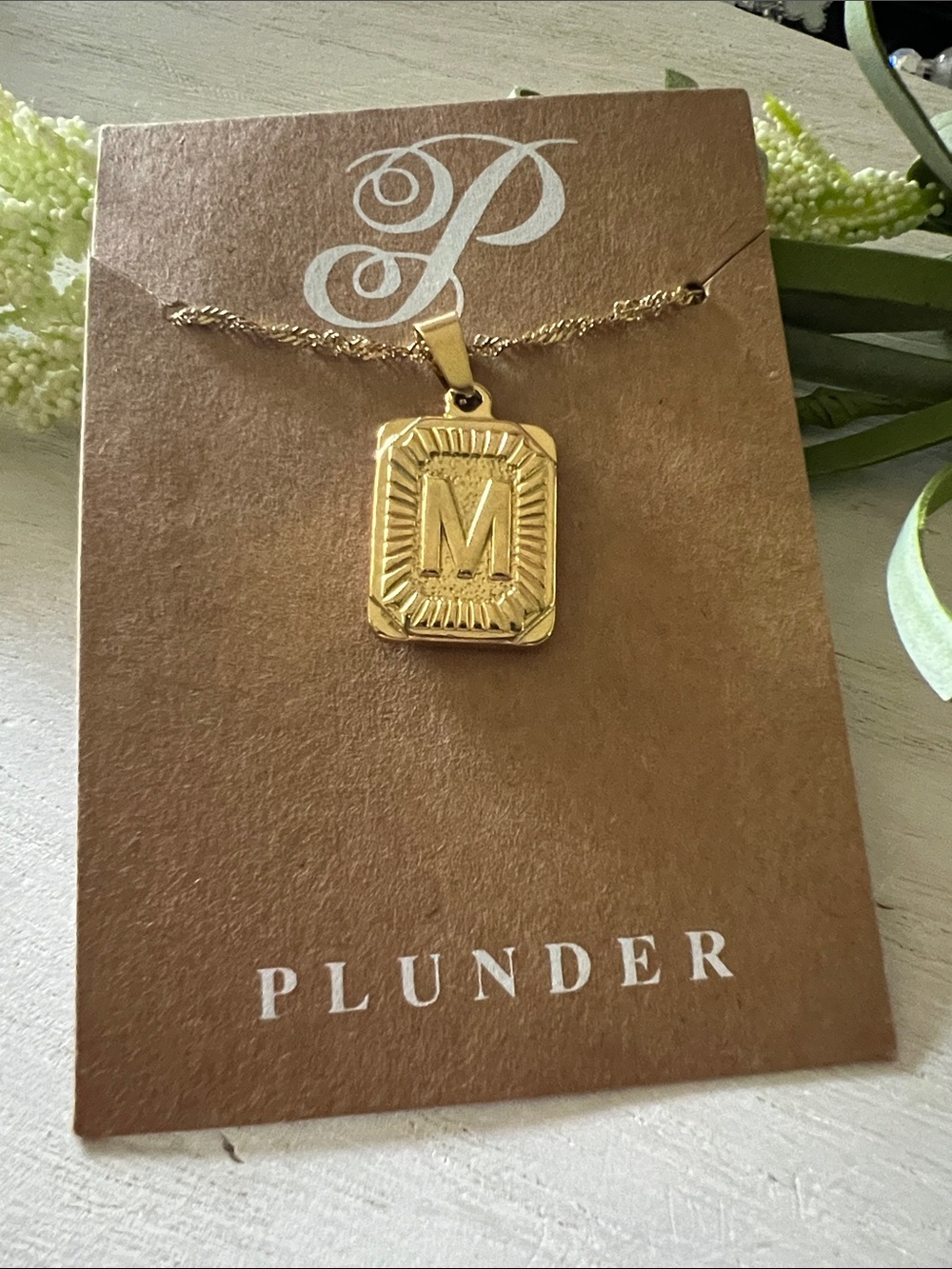 Plunder “M” necklace gold tone